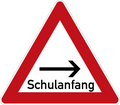 Schulanfang Verkehrsschild Gefahrenschild mit Pfeil 63 cm Aluminium